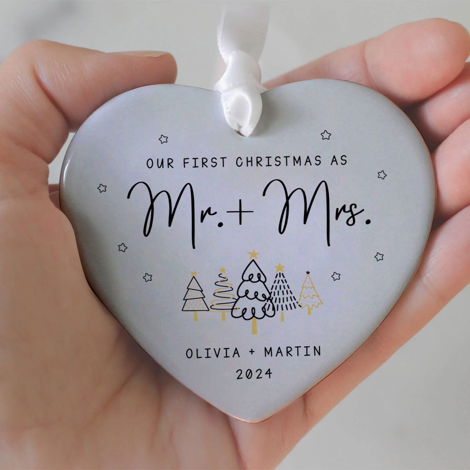 Custom Mr and Mrs Ornament, Engagement Ornament Gift For Couple, Newlywed Gift, Wedding Christmas Ornaments, Anniversary Gift For Husband Wife CY06-05 - Kindlytoys