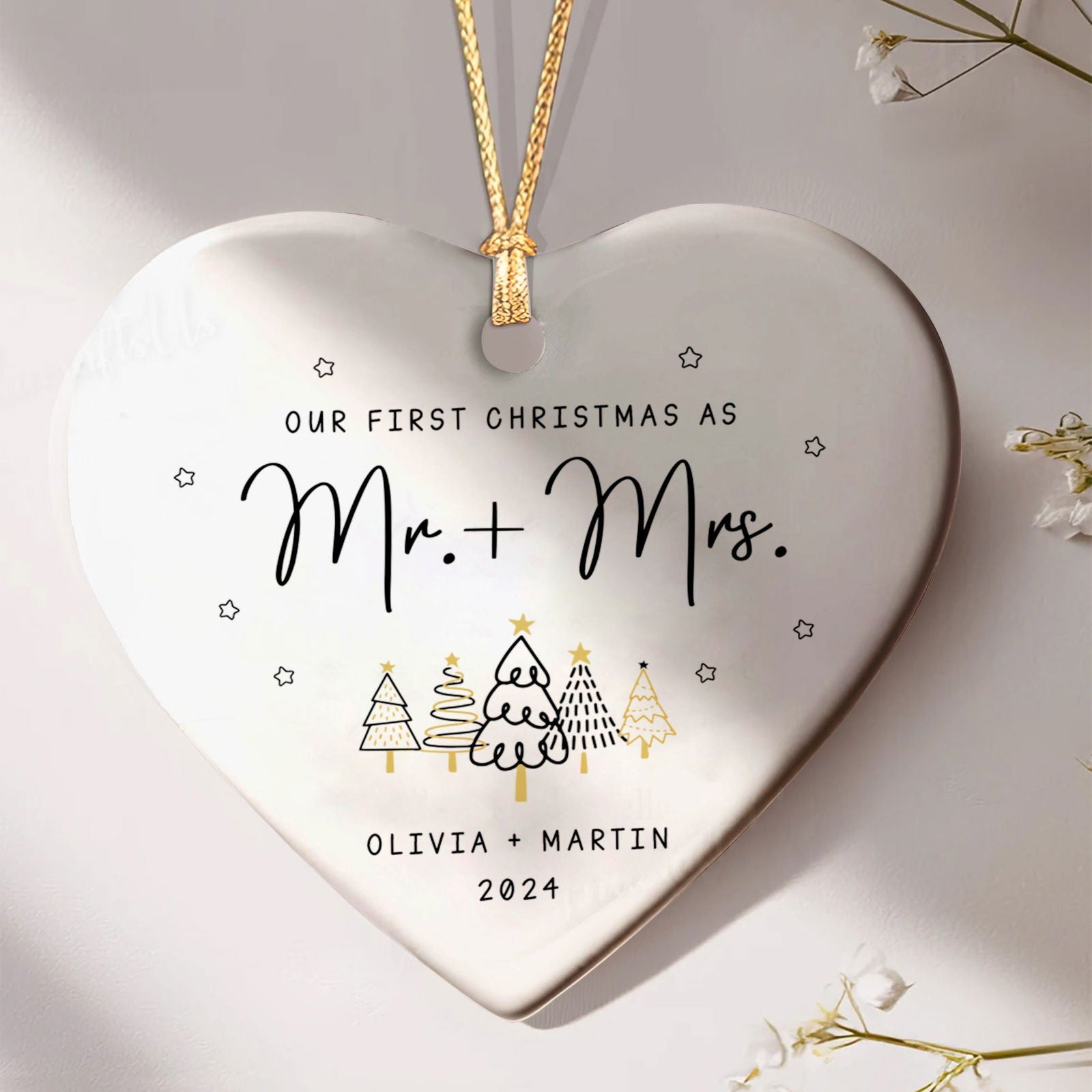 Custom Mr and Mrs Ornament, Engagement Ornament Gift For Couple, Newlywed Gift, Wedding Christmas Ornaments, Anniversary Gift For Husband Wife CY06-05 - Kindlytoys