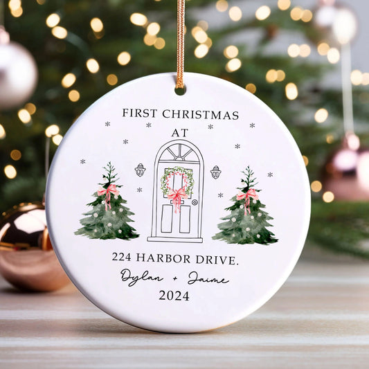 New Home White Christmas Theme Ornament, First Christmas in Our New Home Keepsake, Ceramic Round Shaped Sign Plaque,  Gift for Family Friends Celebarting New House CX03-4 - Kindlytoys