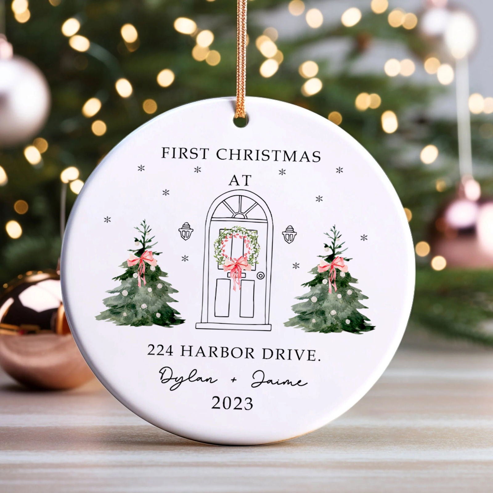 New Home White Christmas Theme Ornament, First Christmas in Our New Home Keepsake, Ceramic Round Shaped Sign Plaque,  Gift for Family Friends Celebarting New House CX03-4 - Kindlytoys