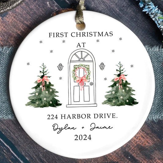 New Home White Christmas Theme Ornament, First Christmas in Our New Home Keepsake, Ceramic Round Shaped Sign Plaque,  Gift for Family Friends Celebarting New House CX03-4 - Kindlytoys