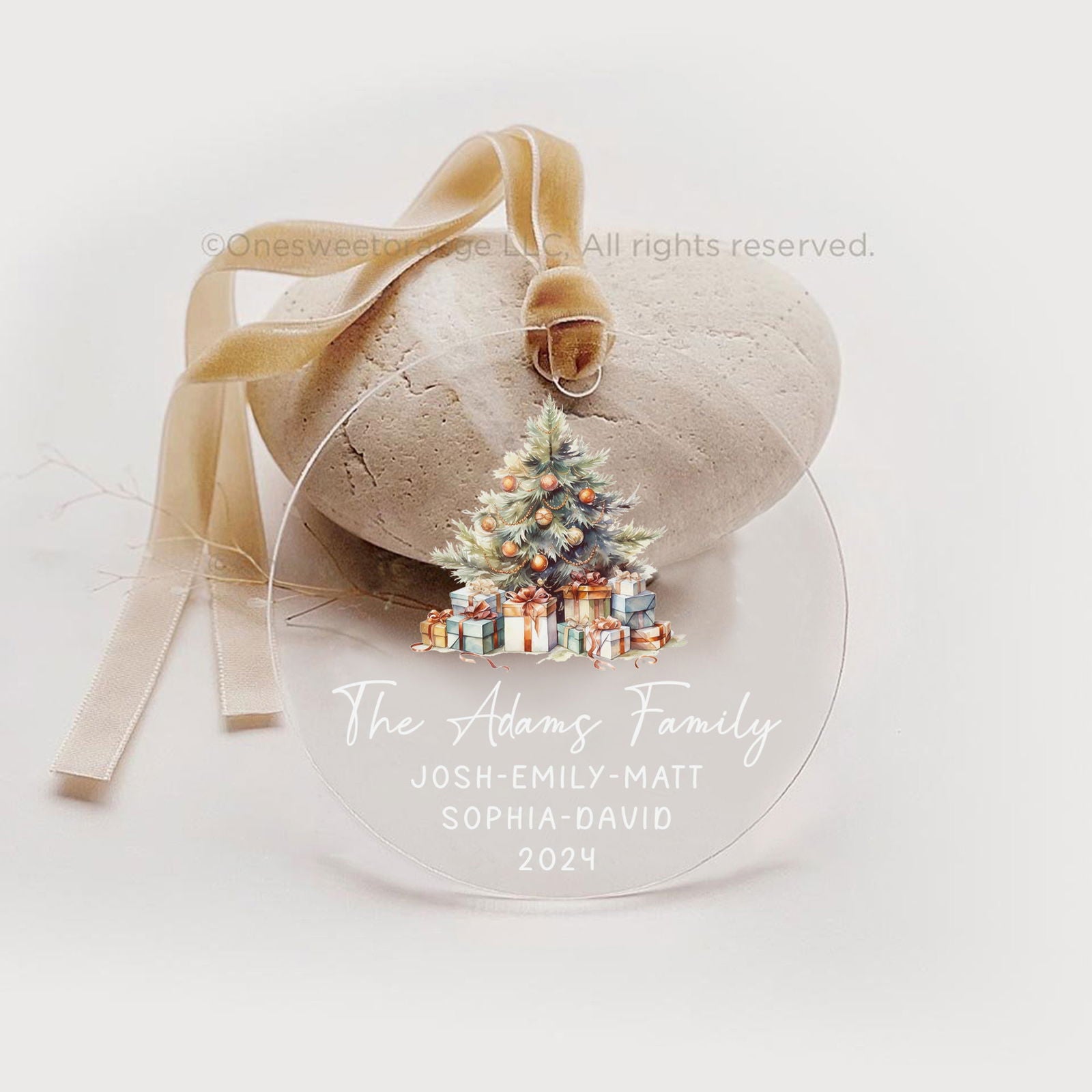 Personalized Family Christmas Ornament 2024 – Custom Family & Pet Ornament AV03-11 - Kindlytoys