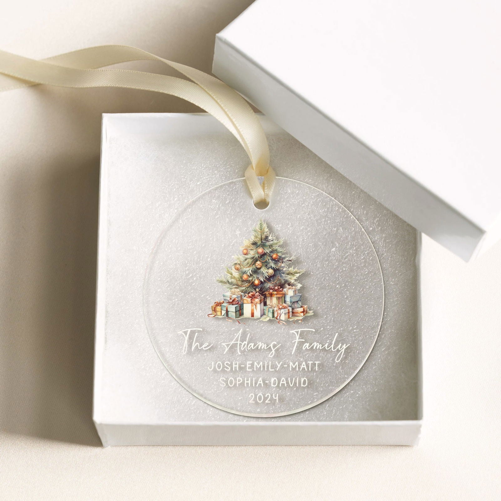 Personalized Family Christmas Ornament 2024 – Custom Family & Pet Ornament AV03-11 - Kindlytoys