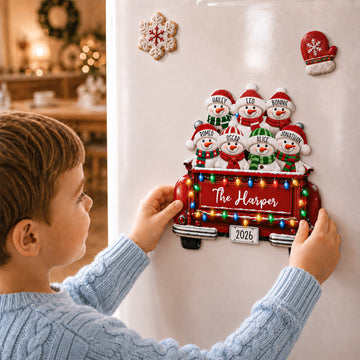 Personalized Snowman Family Magnet, Custom Name Christmas Fridge Magnet 2026, Holiday Refrigerator Decoration, Family Keepsake Gift MG051
